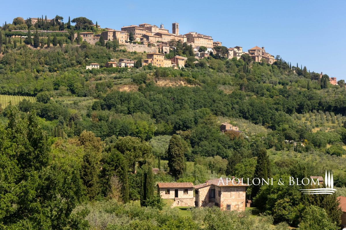 Picture of Home For Sale in Montepulciano, Tuscany, Italy