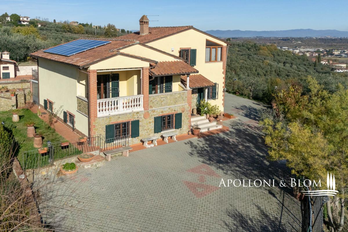 Picture of Home For Sale in Sinalunga, Tuscany, Italy