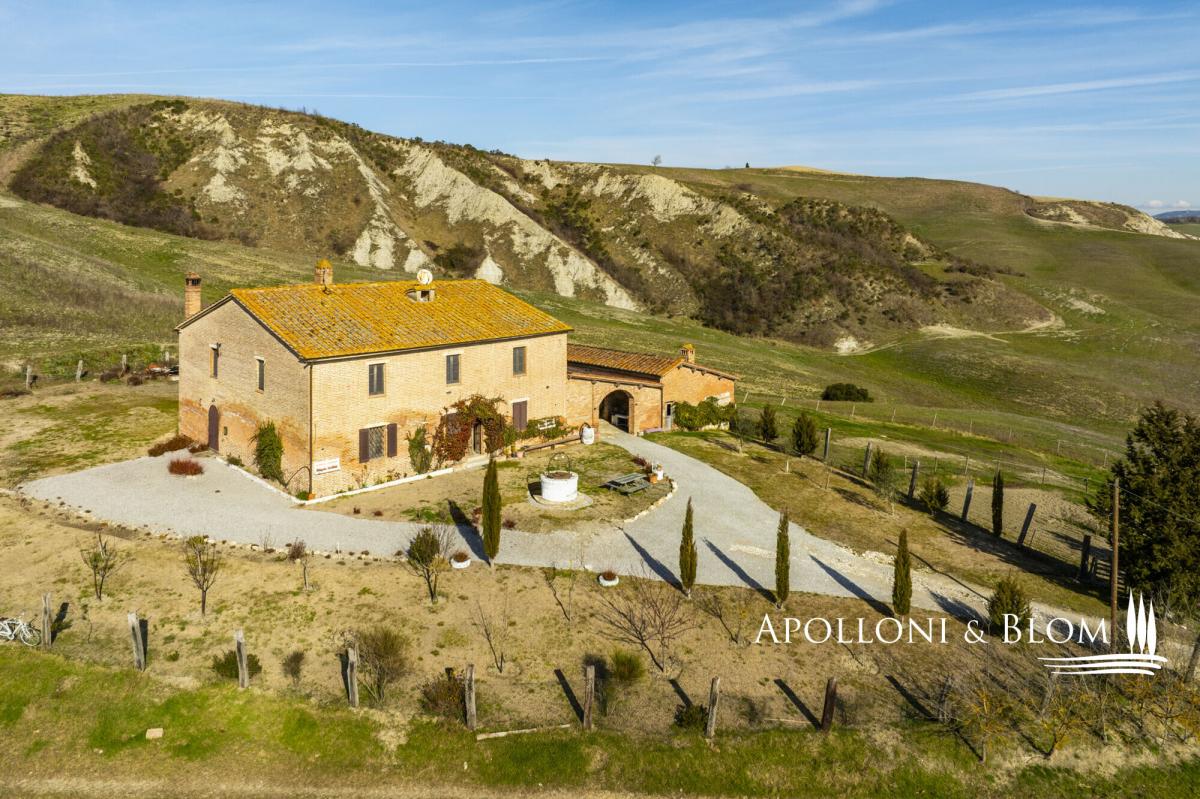 Picture of Home For Sale in Asciano, Tuscany, Italy