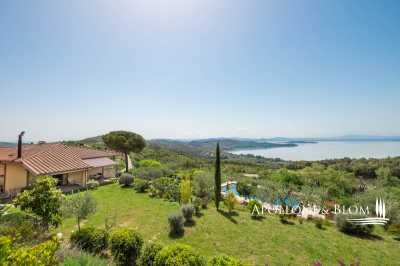 Villa For Sale in Passignano Sul Trasimeno, Italy
