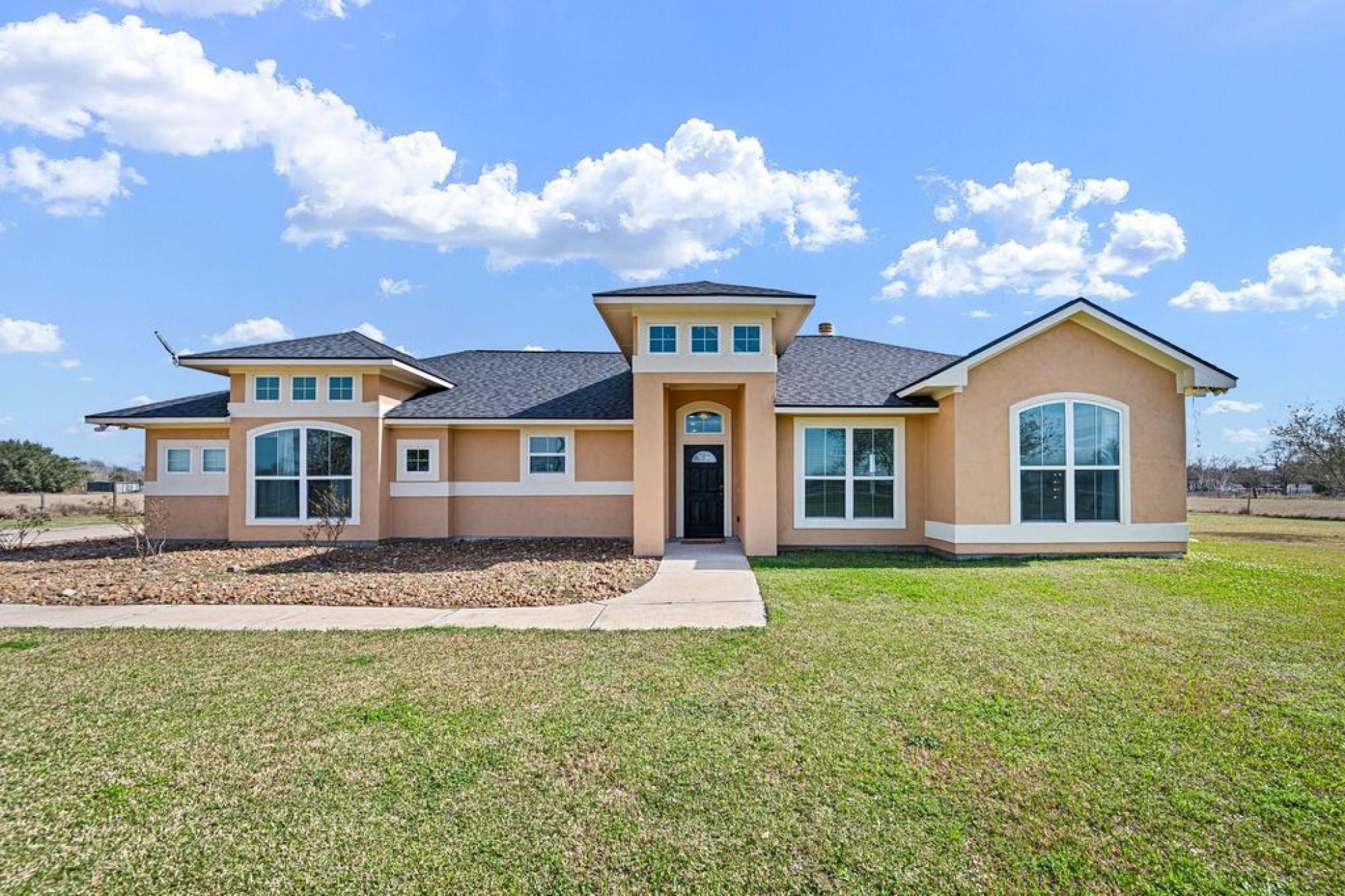 Picture of Home For Sale in Needville, Texas, United States