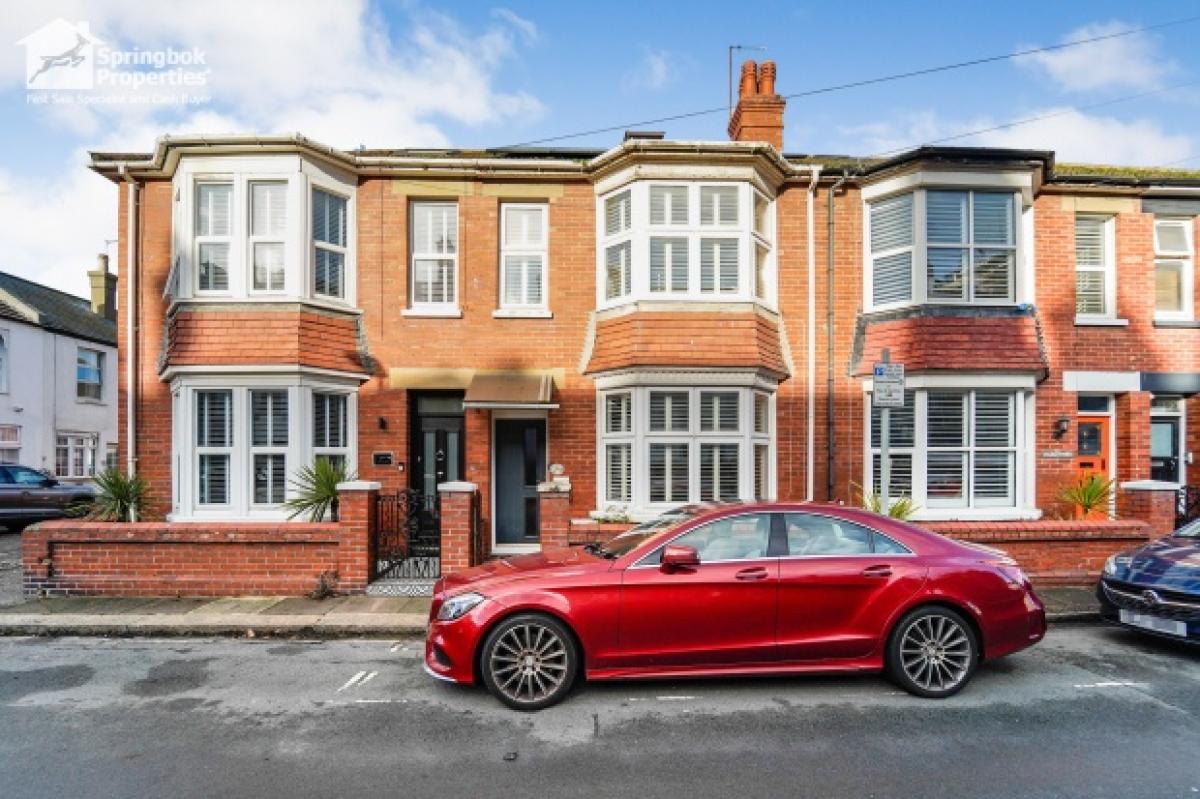 Picture of Home For Sale in Worthing, West Sussex, United Kingdom