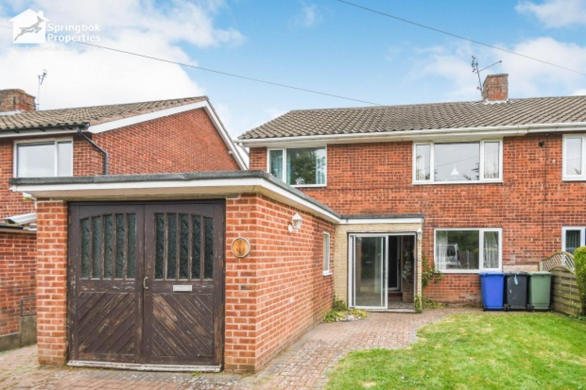 Picture of Home For Sale in Chesterfield, Derbyshire, United Kingdom