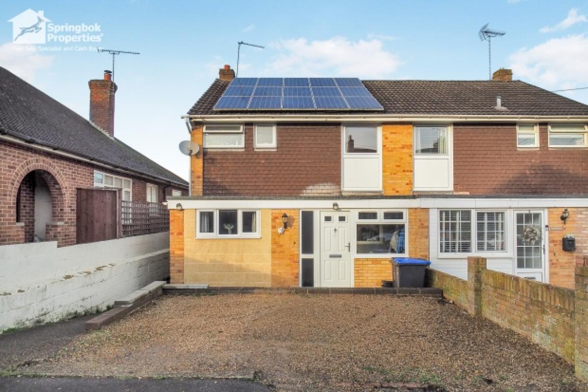 Picture of Home For Sale in Salisbury, Wiltshire, United Kingdom