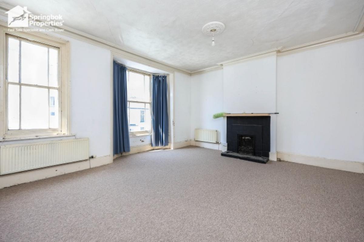 Picture of Apartment For Sale in Ryde, Isle of Wight, United Kingdom