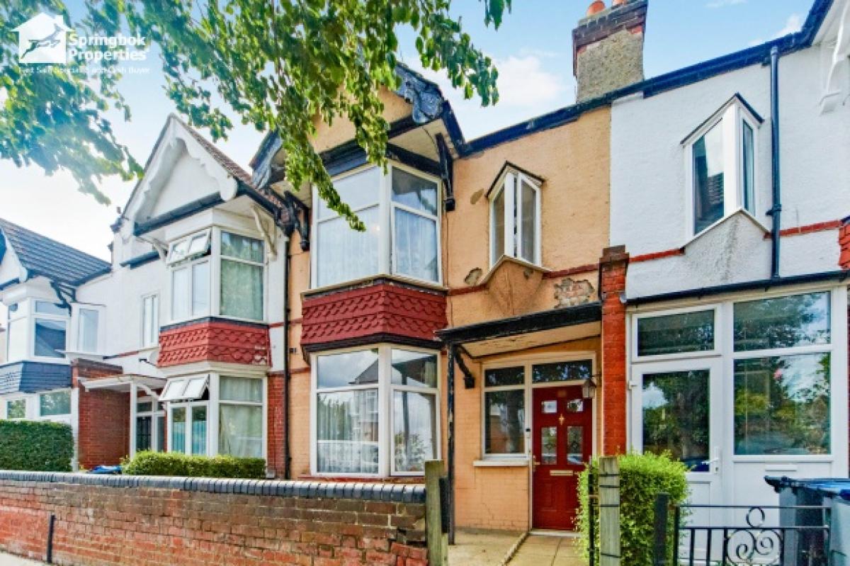Picture of Home For Sale in Croydon, Greater London, United Kingdom