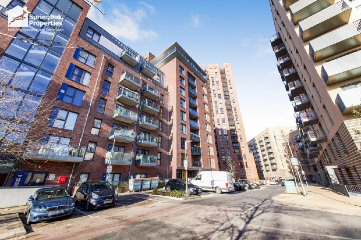 Picture of Apartment For Sale in Barnet, Hertfordshire, United Kingdom