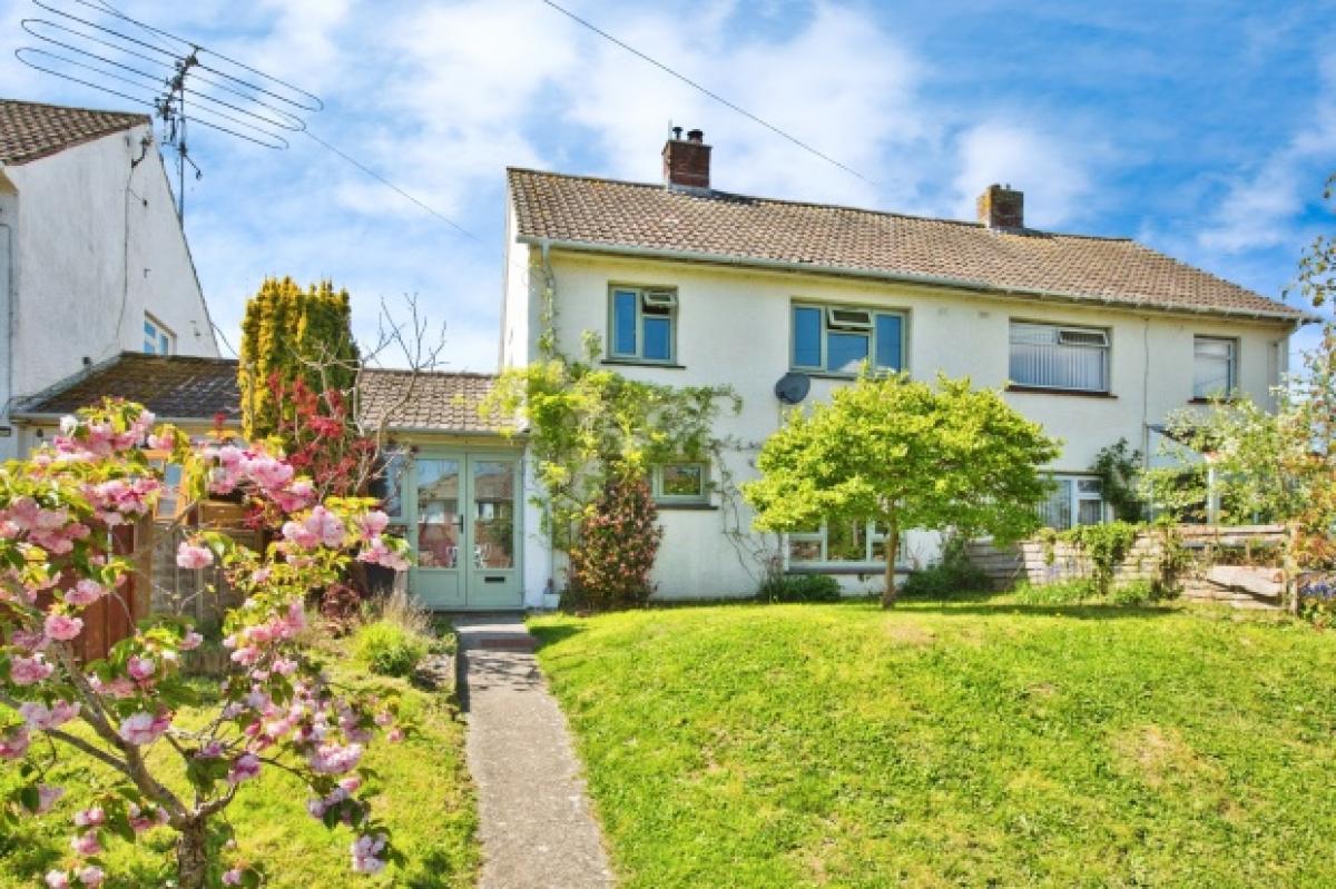 Picture of Home For Sale in Ilminster, Somerset, United Kingdom