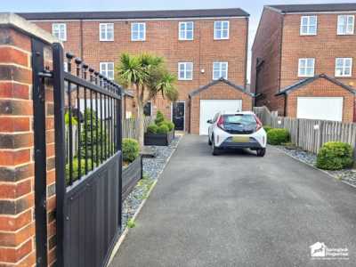 Home For Sale in Castleford, United Kingdom