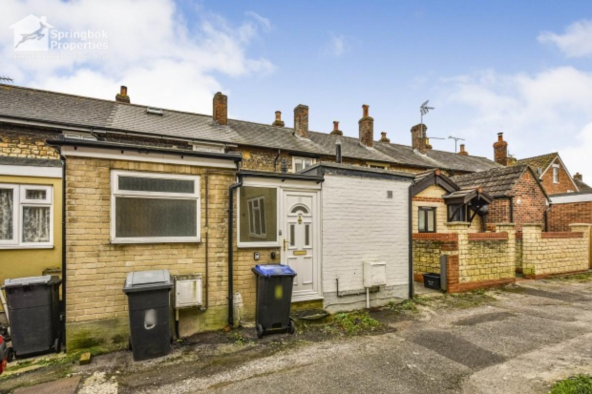 Picture of Home For Sale in Trowbridge, Wiltshire, United Kingdom