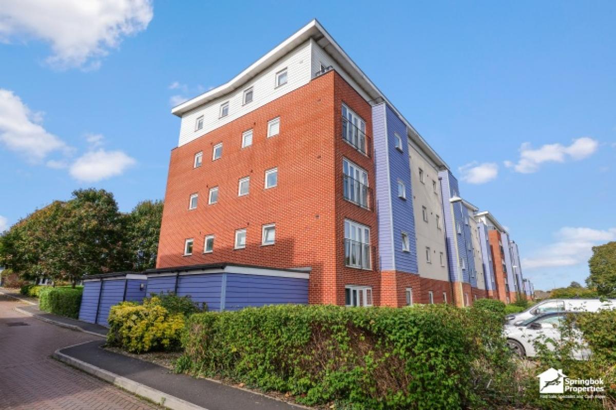 Picture of Apartment For Sale in Eastleigh, Hampshire, United Kingdom
