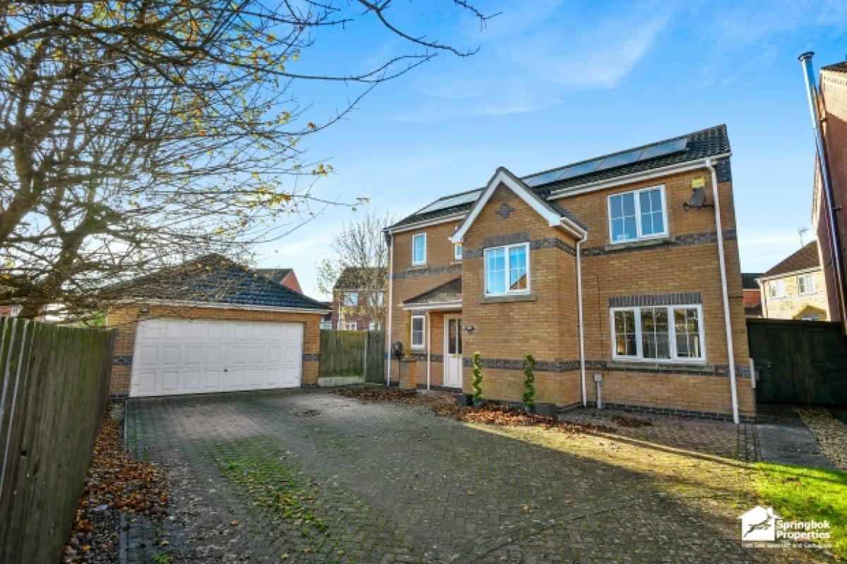 Picture of Home For Sale in Lincoln, Lincolnshire, United Kingdom