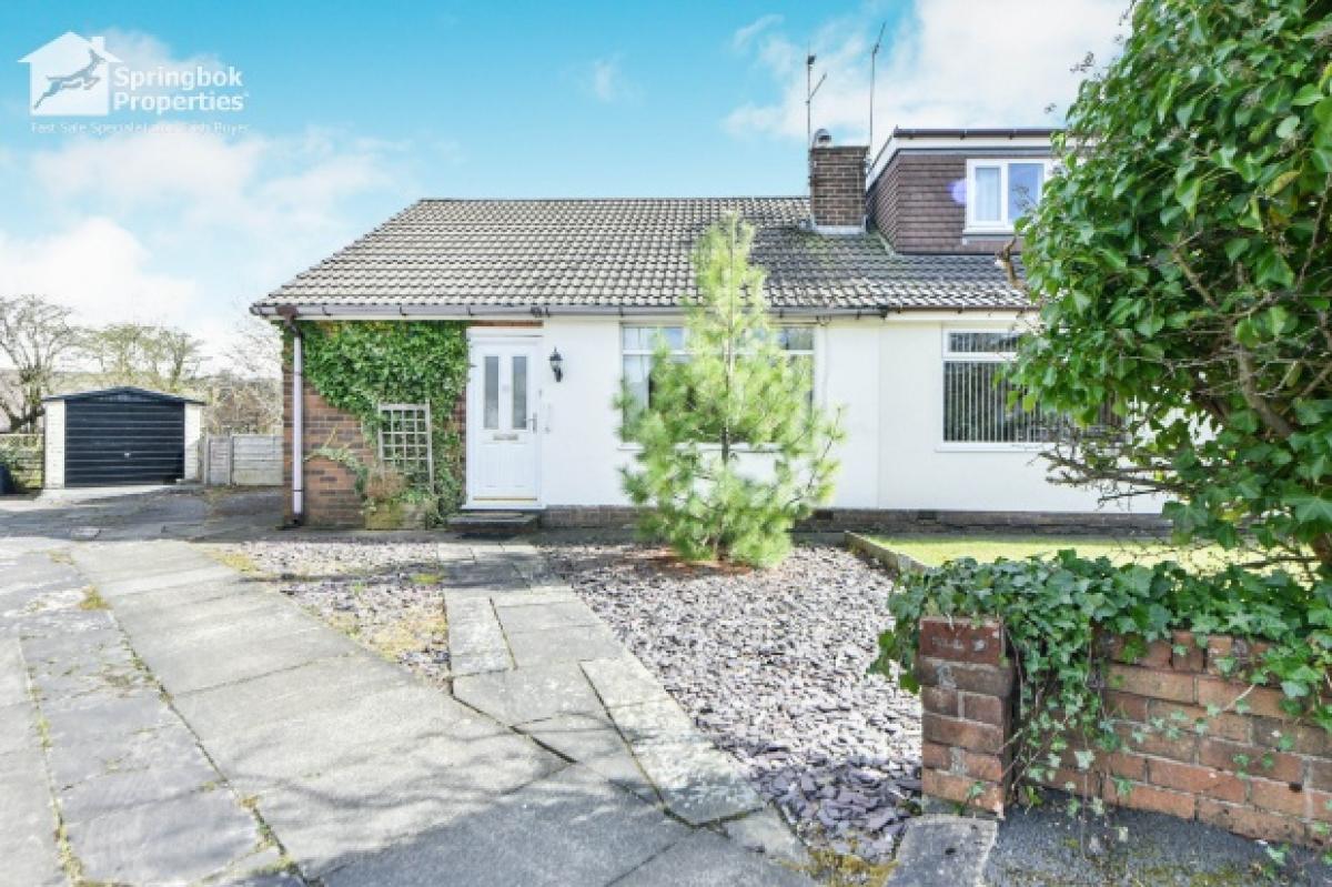 Picture of Home For Sale in Oldham, Greater Manchester, United Kingdom