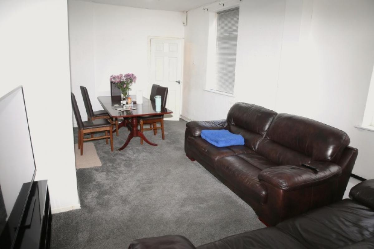 Picture of Home For Sale in Stoke on Trent, Staffordshire, United Kingdom