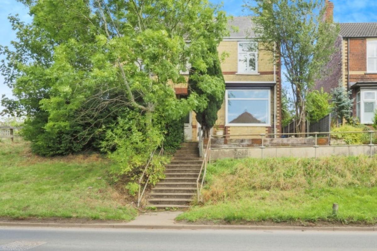 Picture of Home For Sale in Doncaster, South Yorkshire, United Kingdom