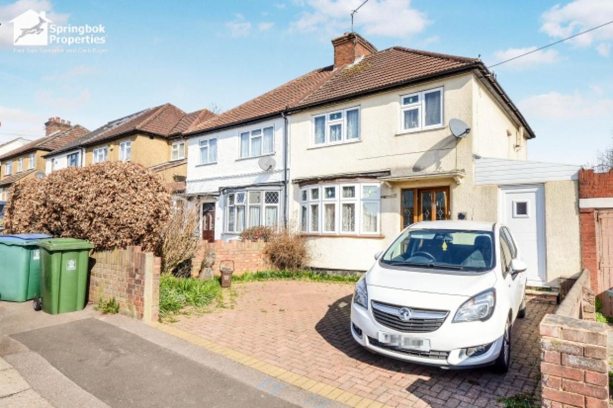 Picture of Home For Sale in Watford, Hertfordshire, United Kingdom