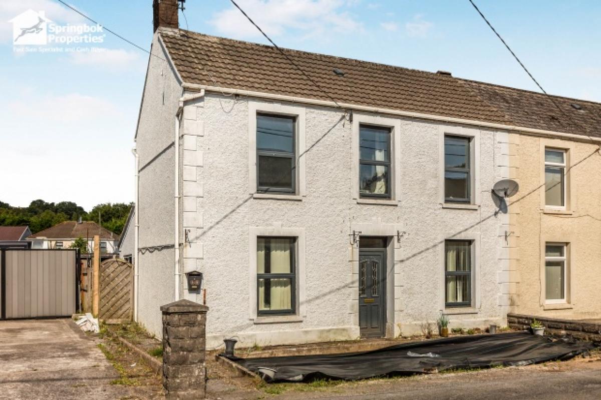 Picture of Home For Sale in Swansea, West Glamorgan, United Kingdom