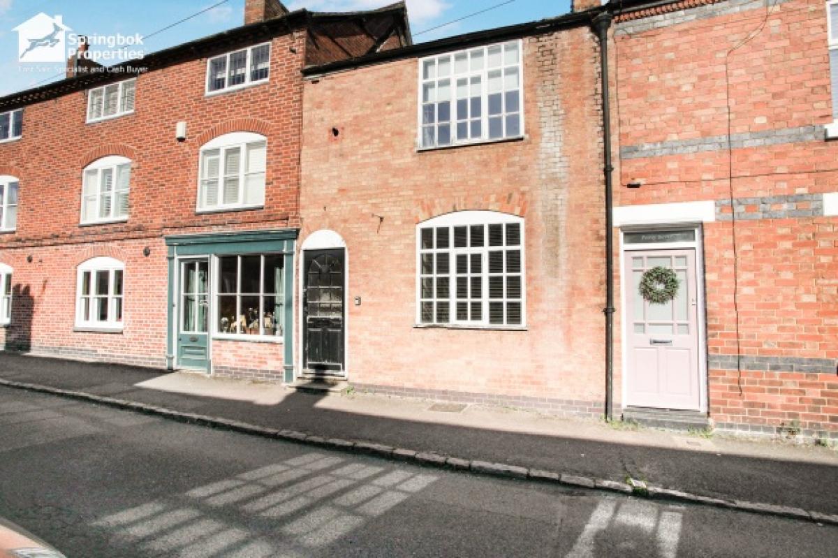 Picture of Home For Sale in Lutterworth, Leicestershire, United Kingdom