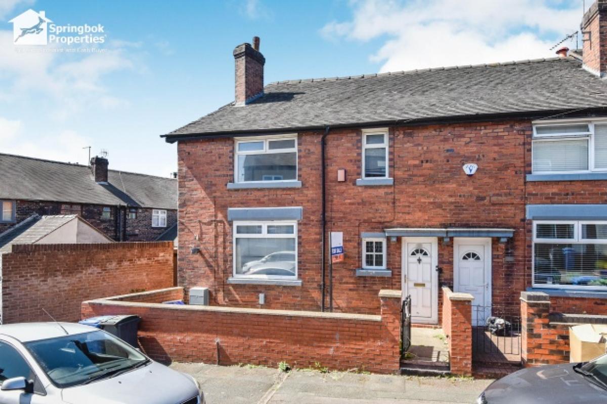 Picture of Home For Sale in Stoke on Trent, Staffordshire, United Kingdom
