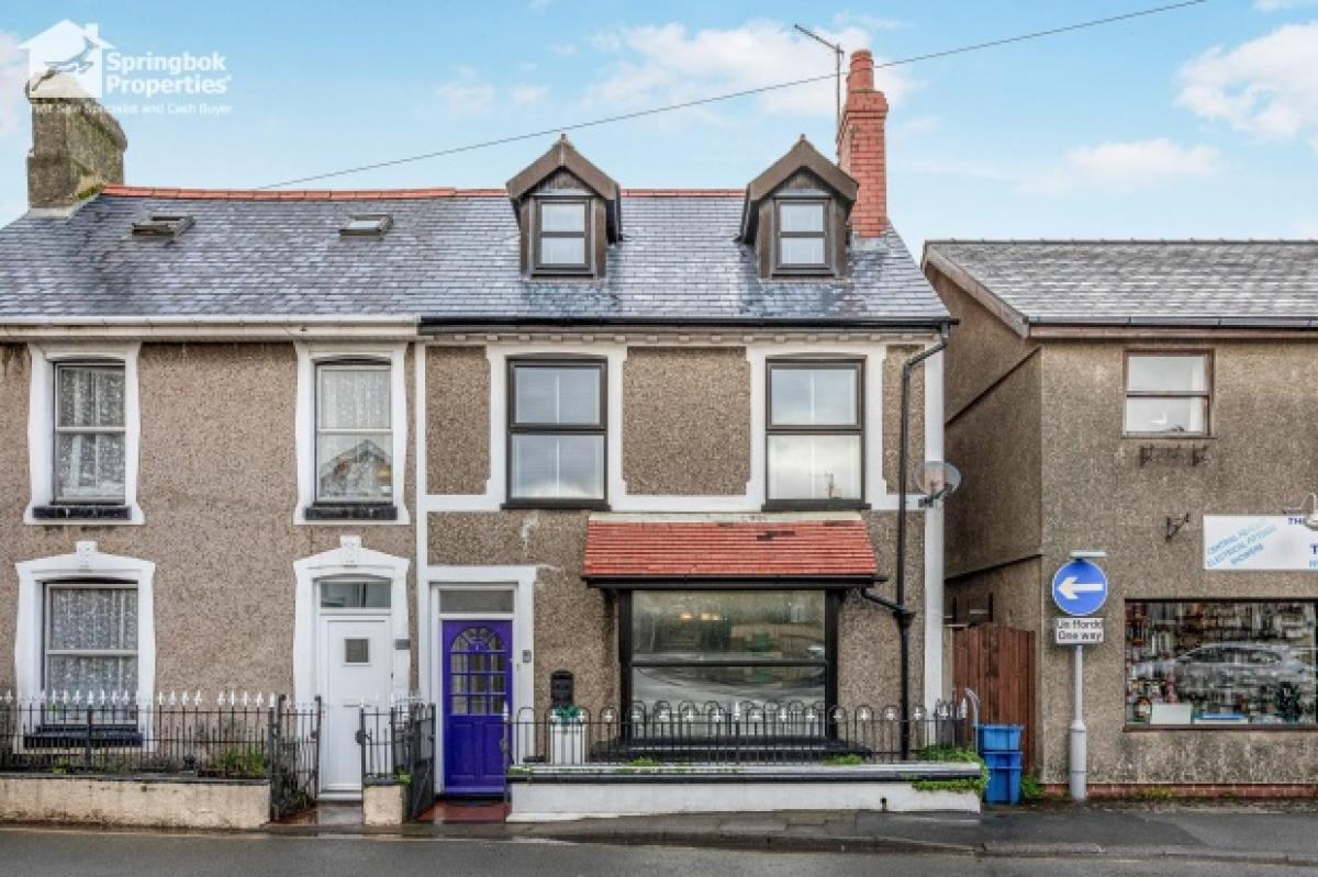 Picture of Home For Sale in Tywyn, Gwynedd, United Kingdom