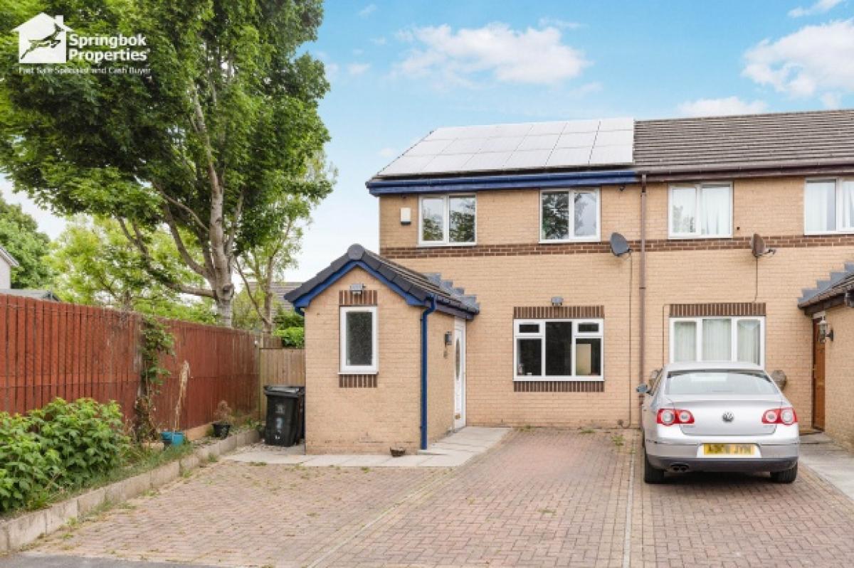 Picture of Home For Sale in Bradford, West Yorkshire, United Kingdom