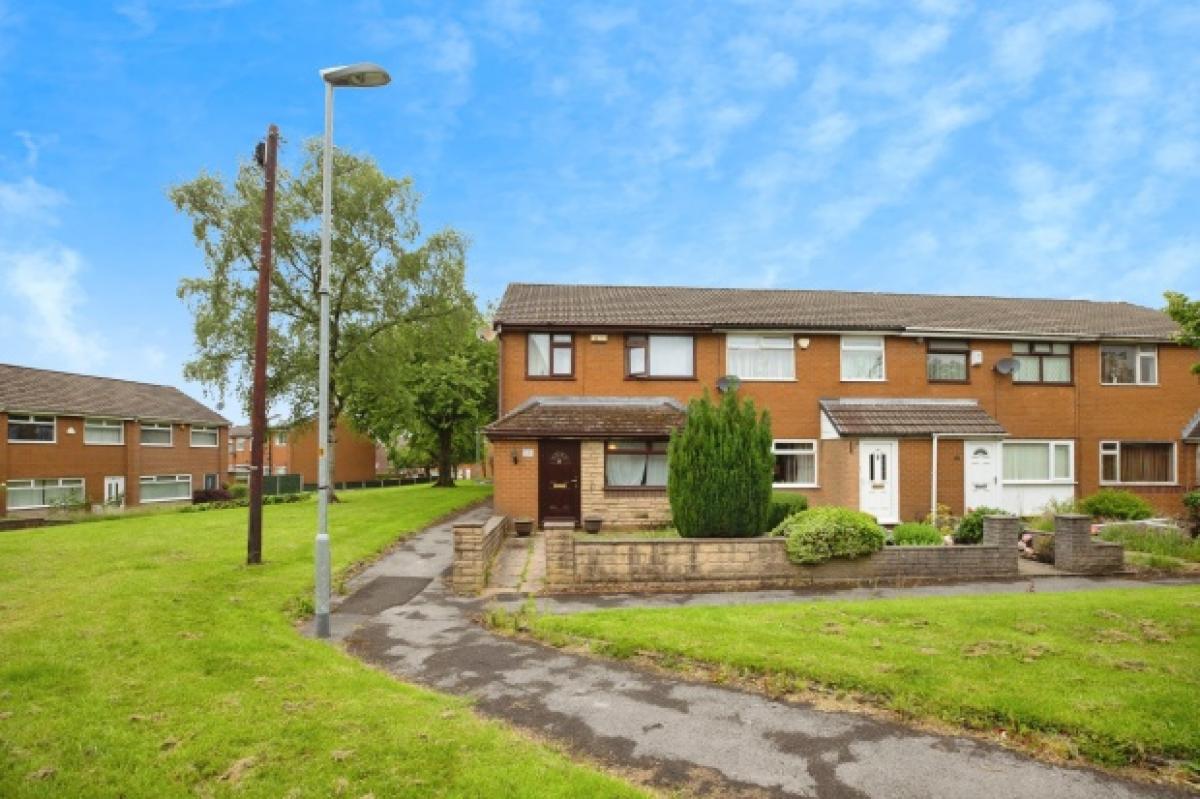 Picture of Home For Sale in Oldham, Greater Manchester, United Kingdom