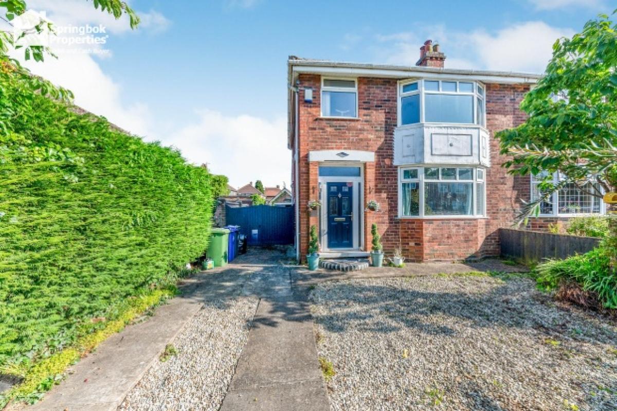 Picture of Home For Sale in Grimsby, Lincolnshire, United Kingdom