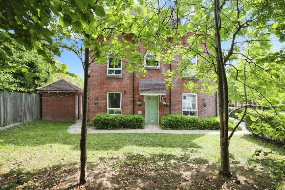 Picture of Apartment For Sale in Andover, Hampshire, United Kingdom