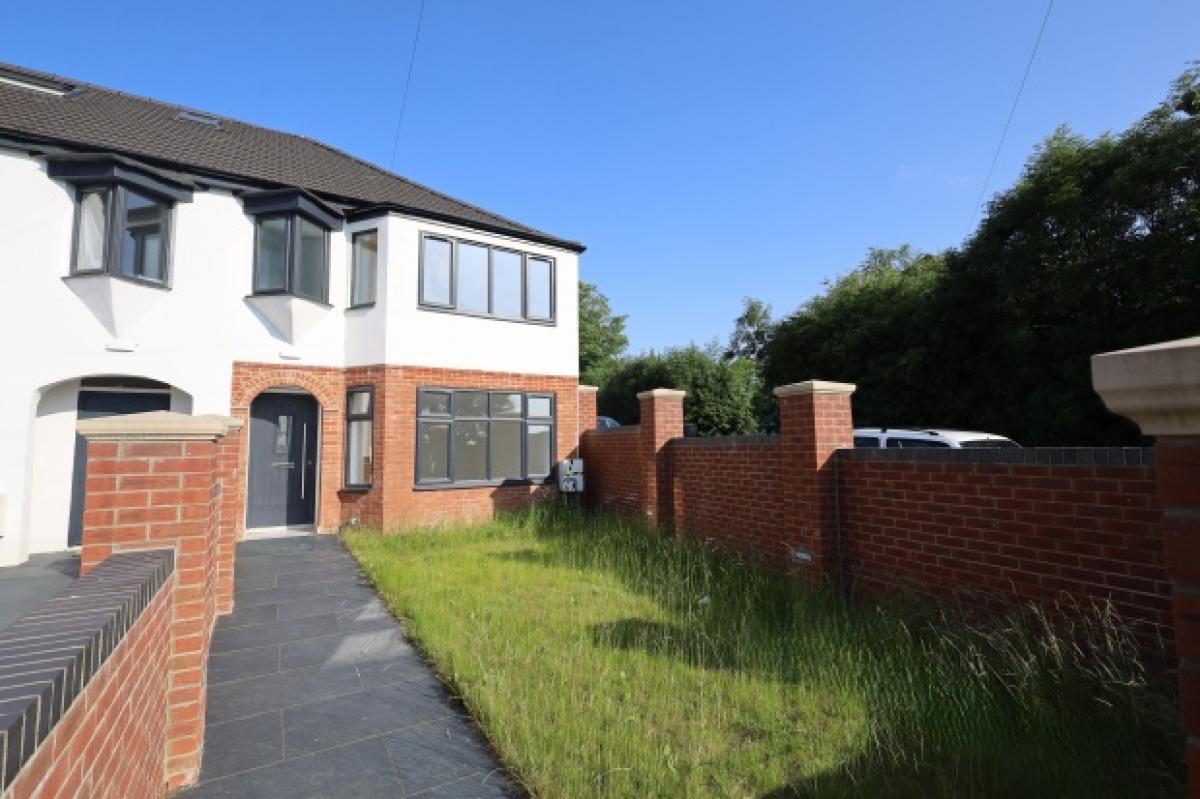Picture of Home For Sale in Potters Bar, Hertfordshire, United Kingdom