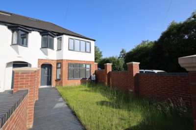 Home For Sale in Potters Bar, United Kingdom