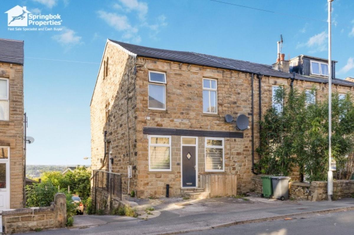 Picture of Apartment For Sale in Batley, West Yorkshire, United Kingdom