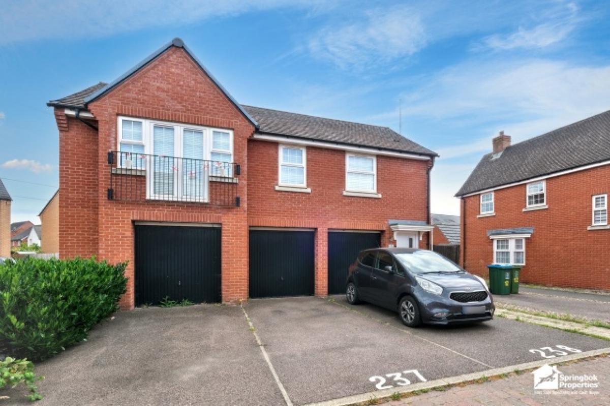 Picture of Home For Sale in Aylesbury, Buckinghamshire, United Kingdom
