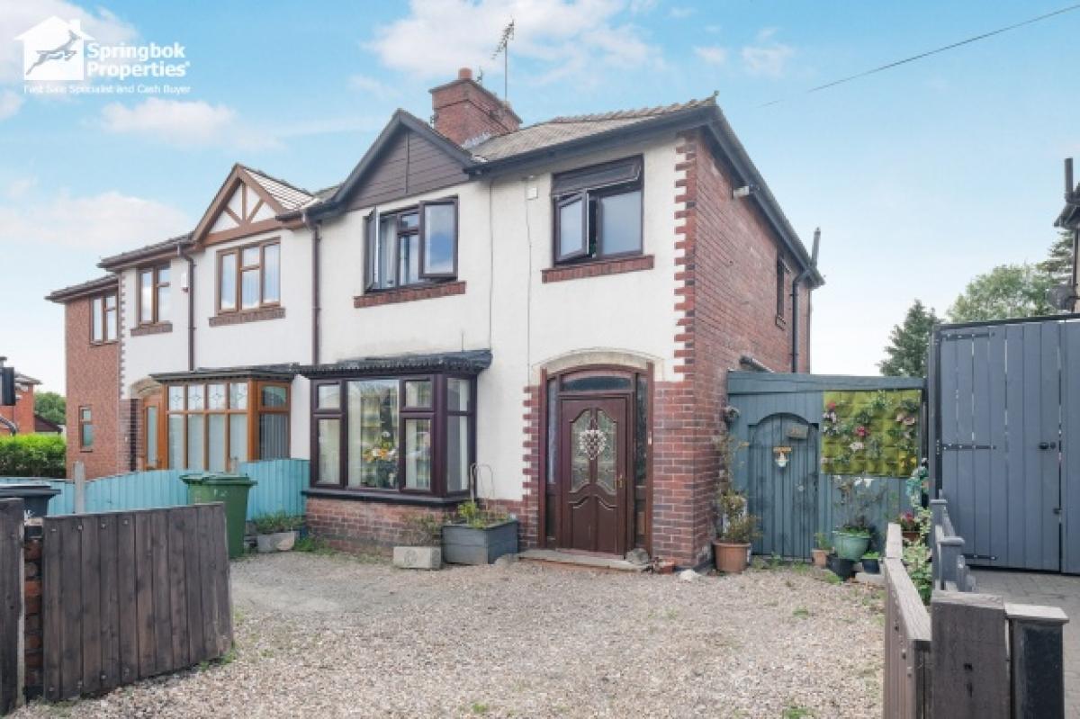 Picture of Home For Sale in Ripley, Derbyshire, United Kingdom
