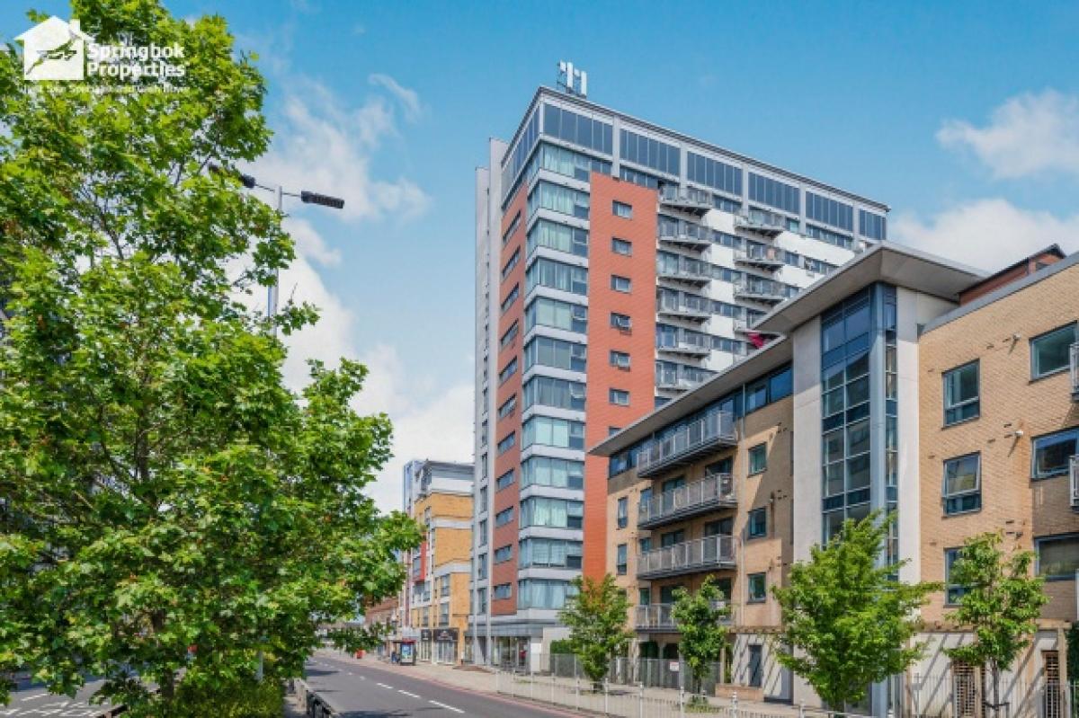 Picture of Apartment For Sale in Ilford, Greater London, United Kingdom