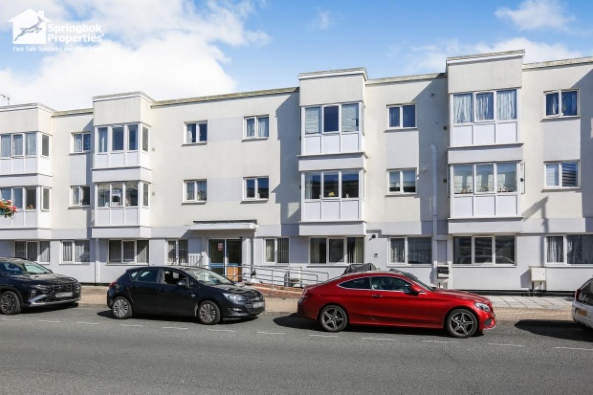 Picture of Apartment For Sale in Lee on the Solent, Hampshire, United Kingdom
