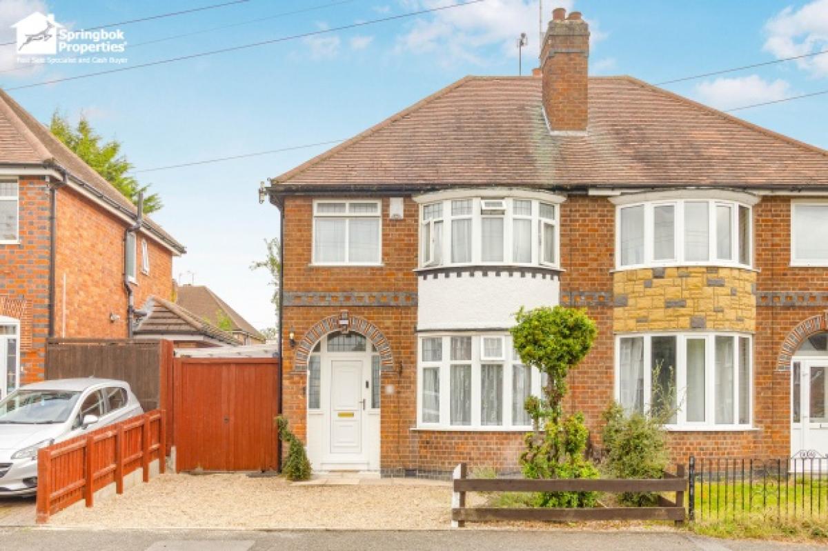 Picture of Home For Sale in Leicester, Leicestershire, United Kingdom