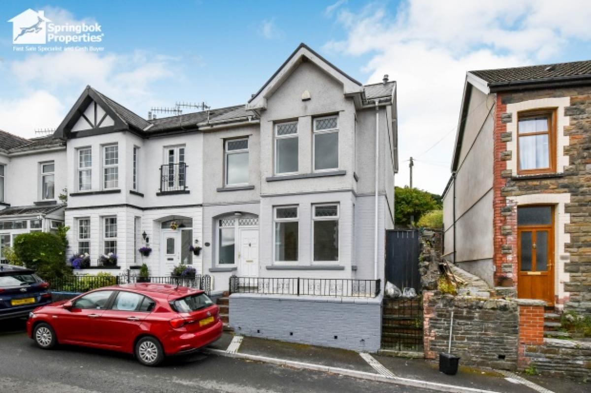 Picture of Home For Sale in Aberdare, Mid Glamorgan, United Kingdom