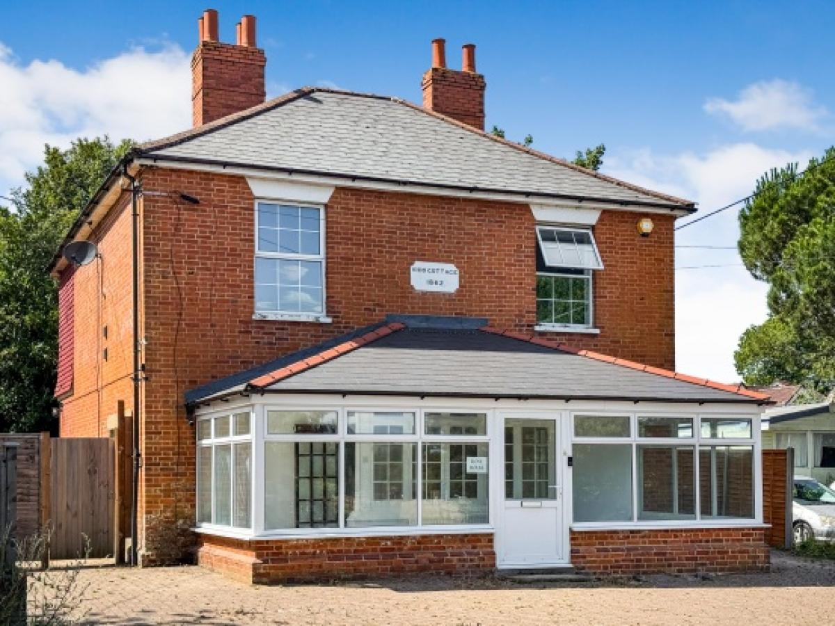 Picture of Home For Sale in Sevenoaks, Kent, United Kingdom