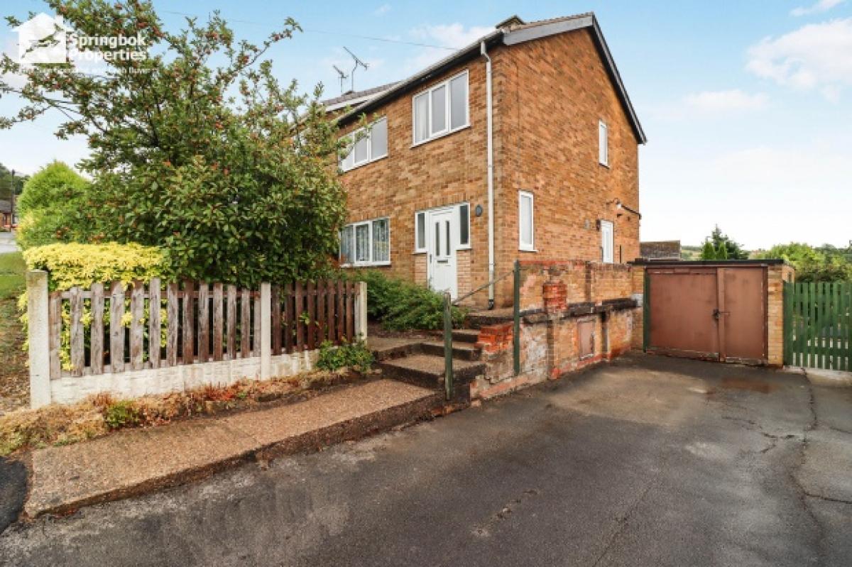 Picture of Home For Sale in Chesterfield, Derbyshire, United Kingdom