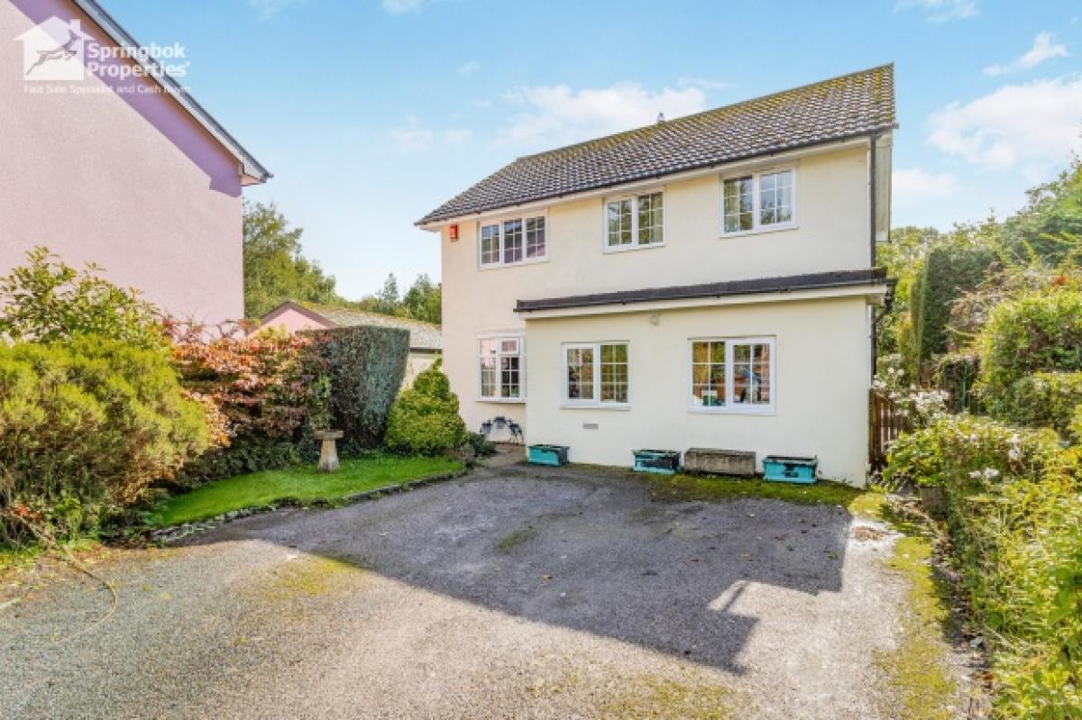 Picture of Home For Sale in Totnes, Devon, United Kingdom