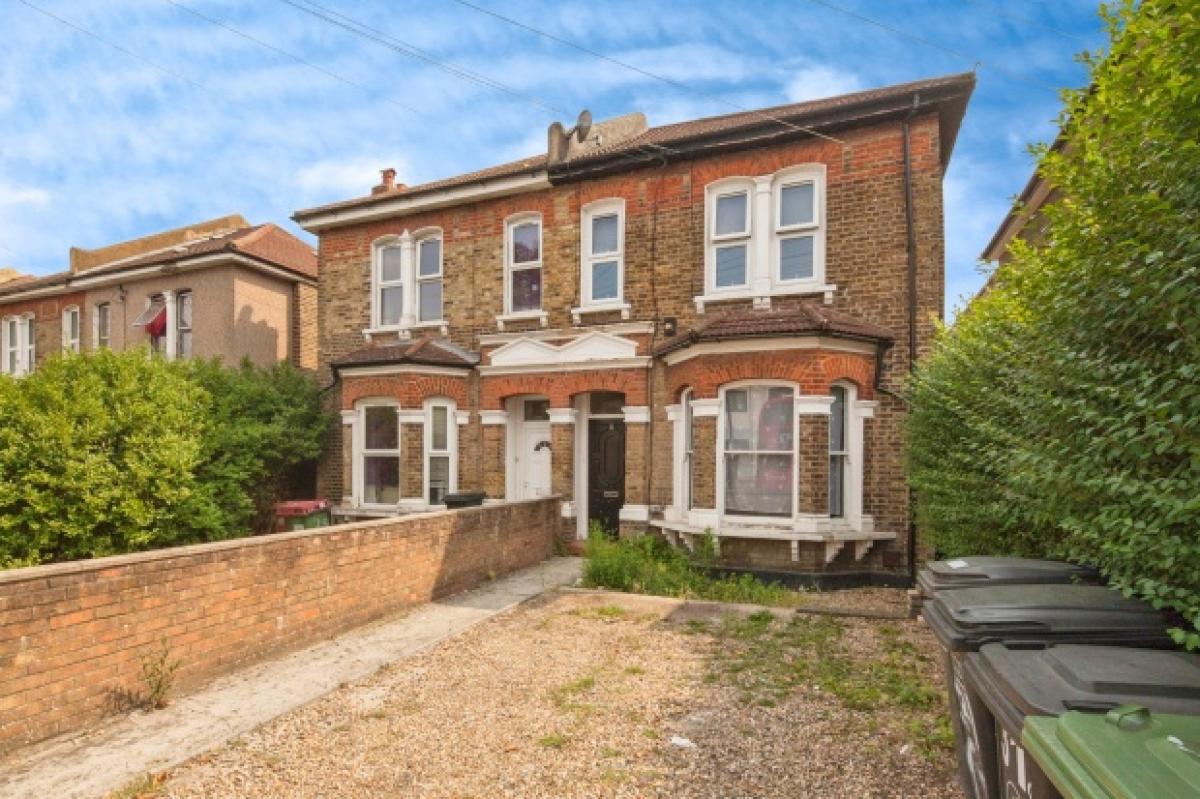 Picture of Apartment For Sale in London, Greater London, United Kingdom