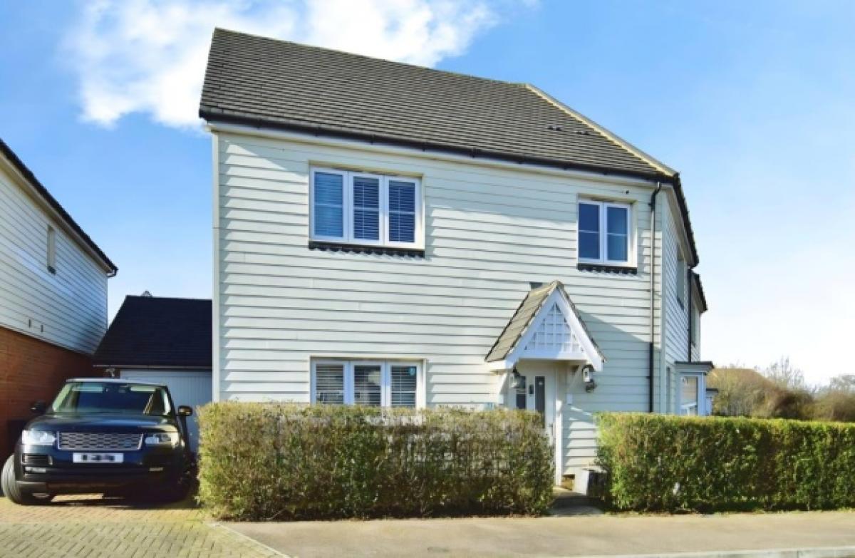 Picture of Home For Sale in Rochester, Kent, United Kingdom