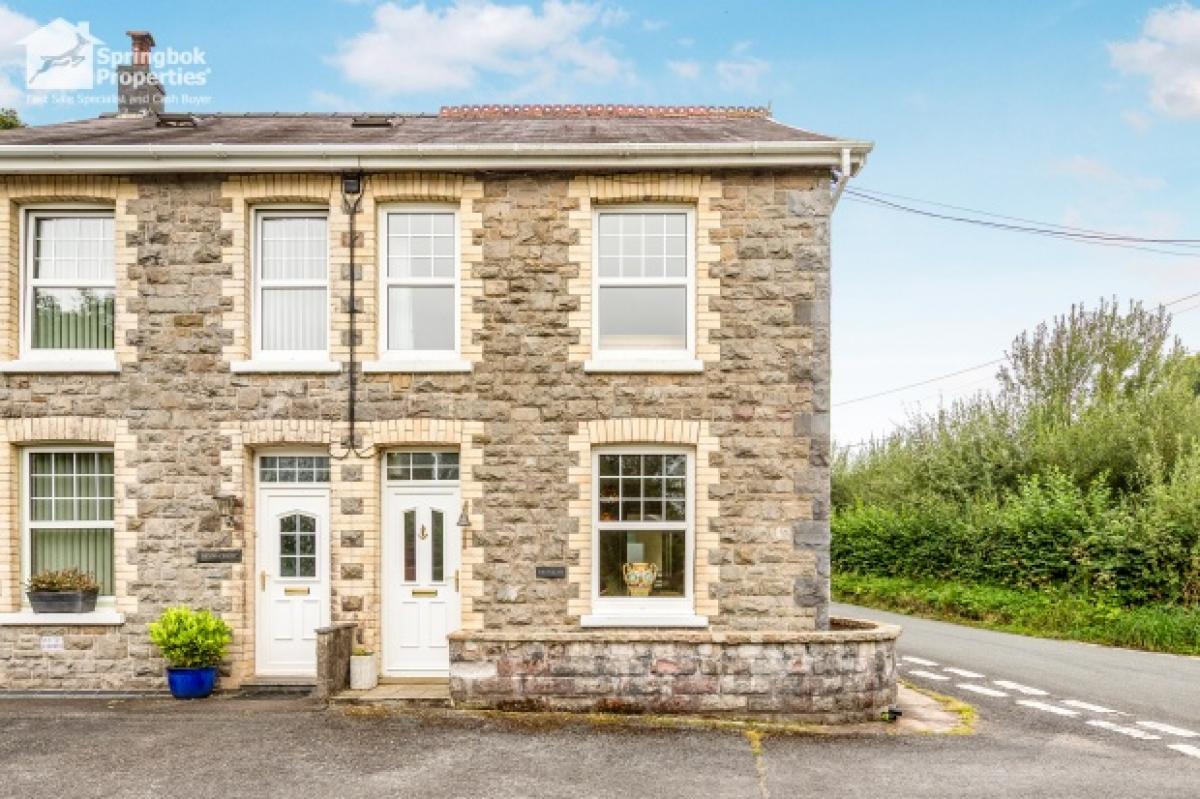 Picture of Home For Sale in Ammanford, Carmarthenshire, United Kingdom