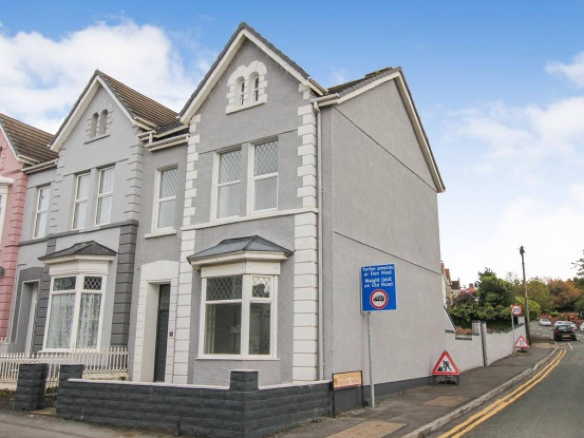 Picture of Home For Sale in Llanelli, Carmarthenshire, United Kingdom