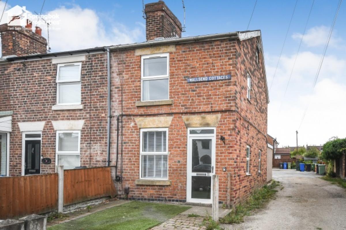 Picture of Home For Sale in Chesterfield, Derbyshire, United Kingdom
