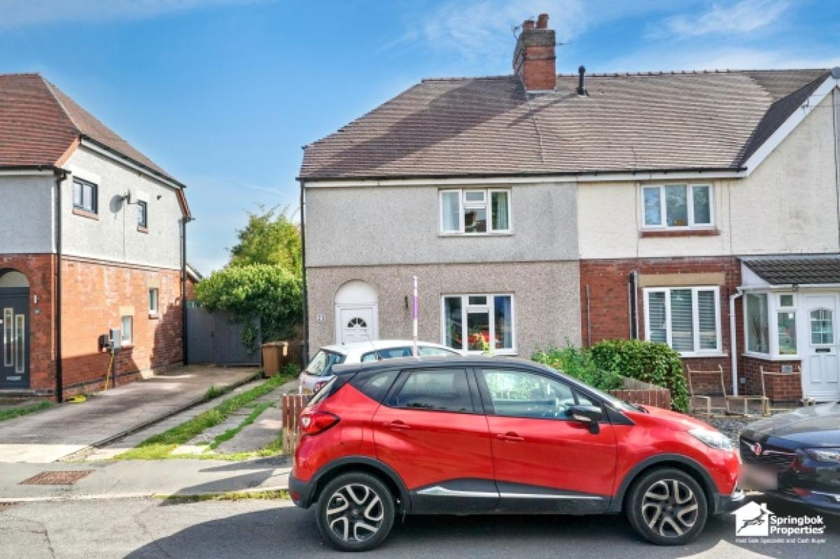 Picture of Home For Sale in Swadlincote, Derbyshire, United Kingdom