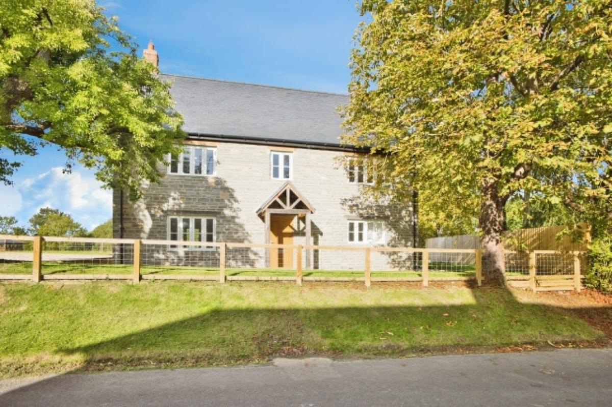 Picture of Home For Sale in Yeovil, Somerset, United Kingdom