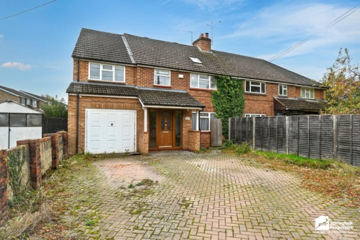 Picture of Home For Sale in Wokingham, Berkshire, United Kingdom