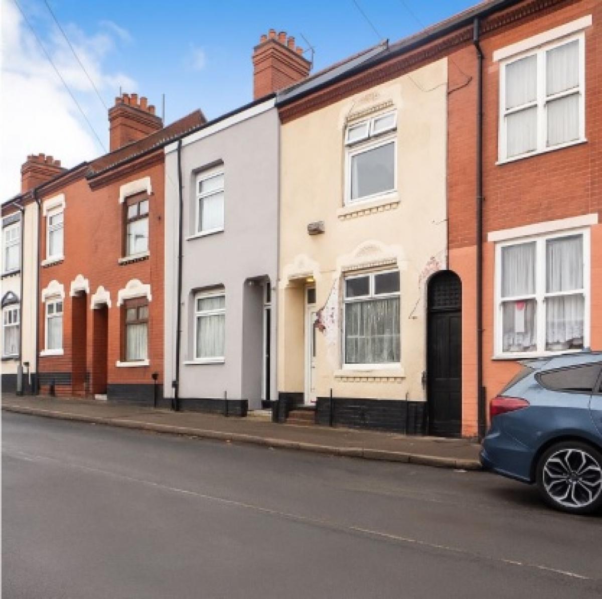 Picture of Home For Sale in Leicester, Leicestershire, United Kingdom