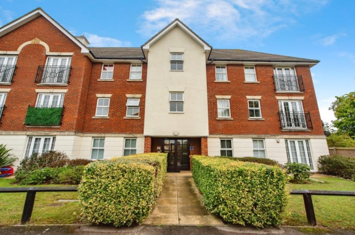 Picture of Apartment For Sale in Grays, Essex, United Kingdom